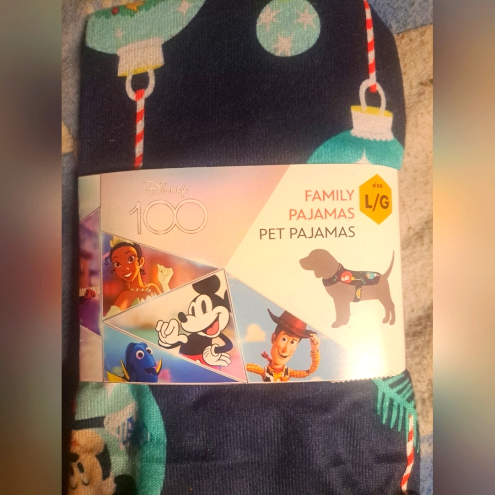 🙂3/15 Disney pet new large pajamas 🎄